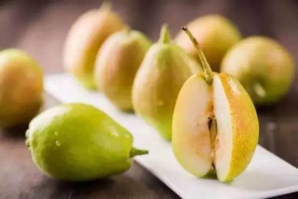怎么挑选更脆甜的香梨？香梨食用方法和营养价值介绍！