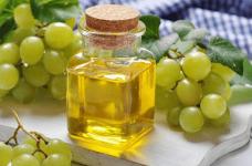 葡萄籽油的功效与作用？生吃葡萄籽油能美容？