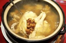 羊肚菌炖鸡汤怎么做?轻轻松松教你学会煲汤的做法!