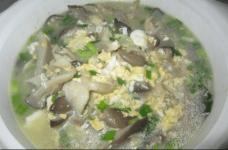 平菇豆腐鸡蛋汤怎么做?只需简单几步!新手也能做出美味的平菇豆腐鸡蛋汤!