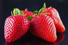 草莓有哪些营养价值？什么时间段吃草莓最合适？哪些人不宜吃草莓？